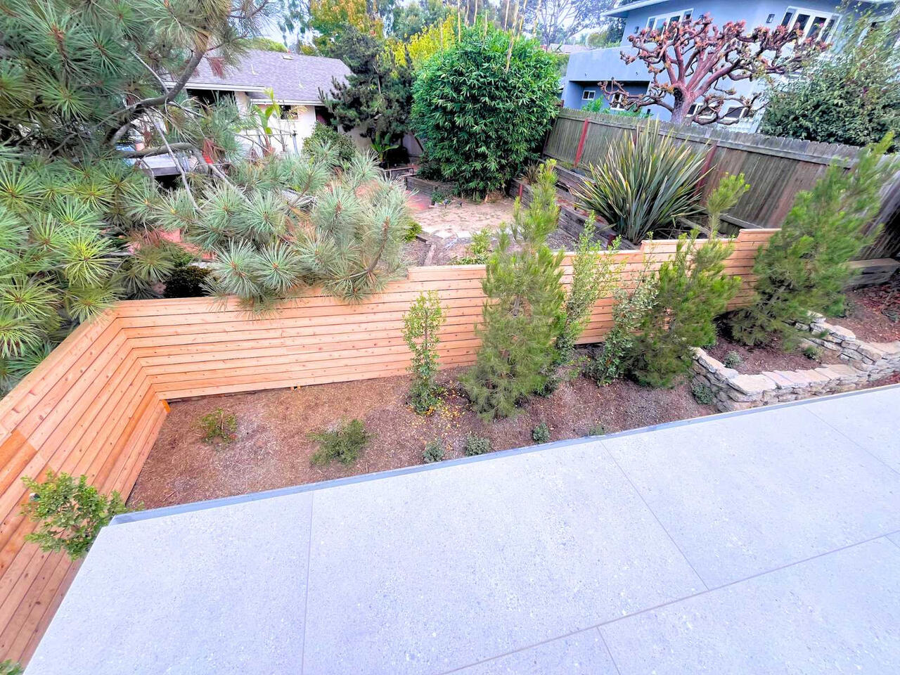 Here's the top down view of the fence and landscaping inside the lot.